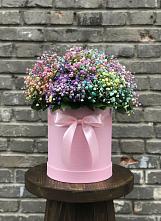 Цветочная композиция из Гипсофила и Розы в шляпной коробке в Симбухово