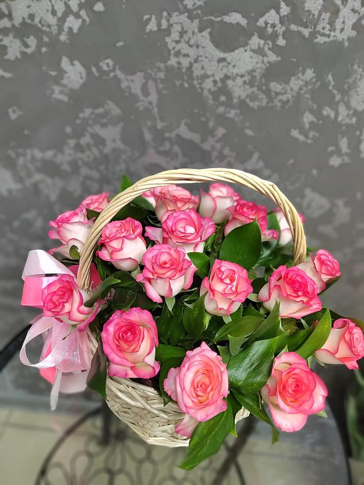 Цветочная композиция из Розы в корзине в Симбухово