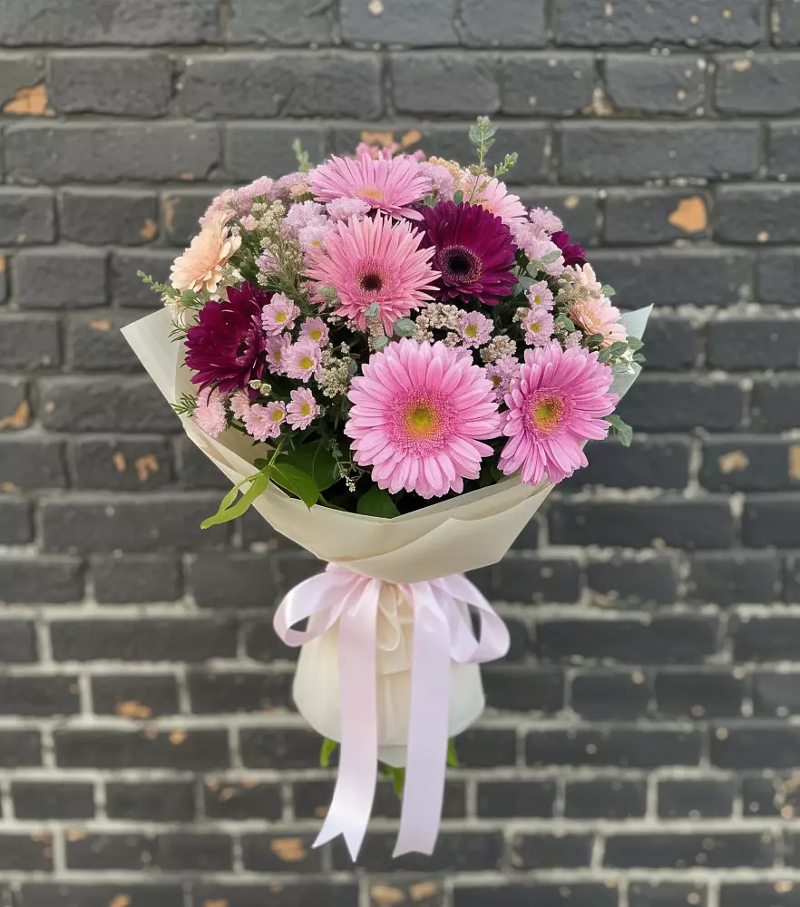 Букет цветов из: Герберы и Хризантемы в Симбухово