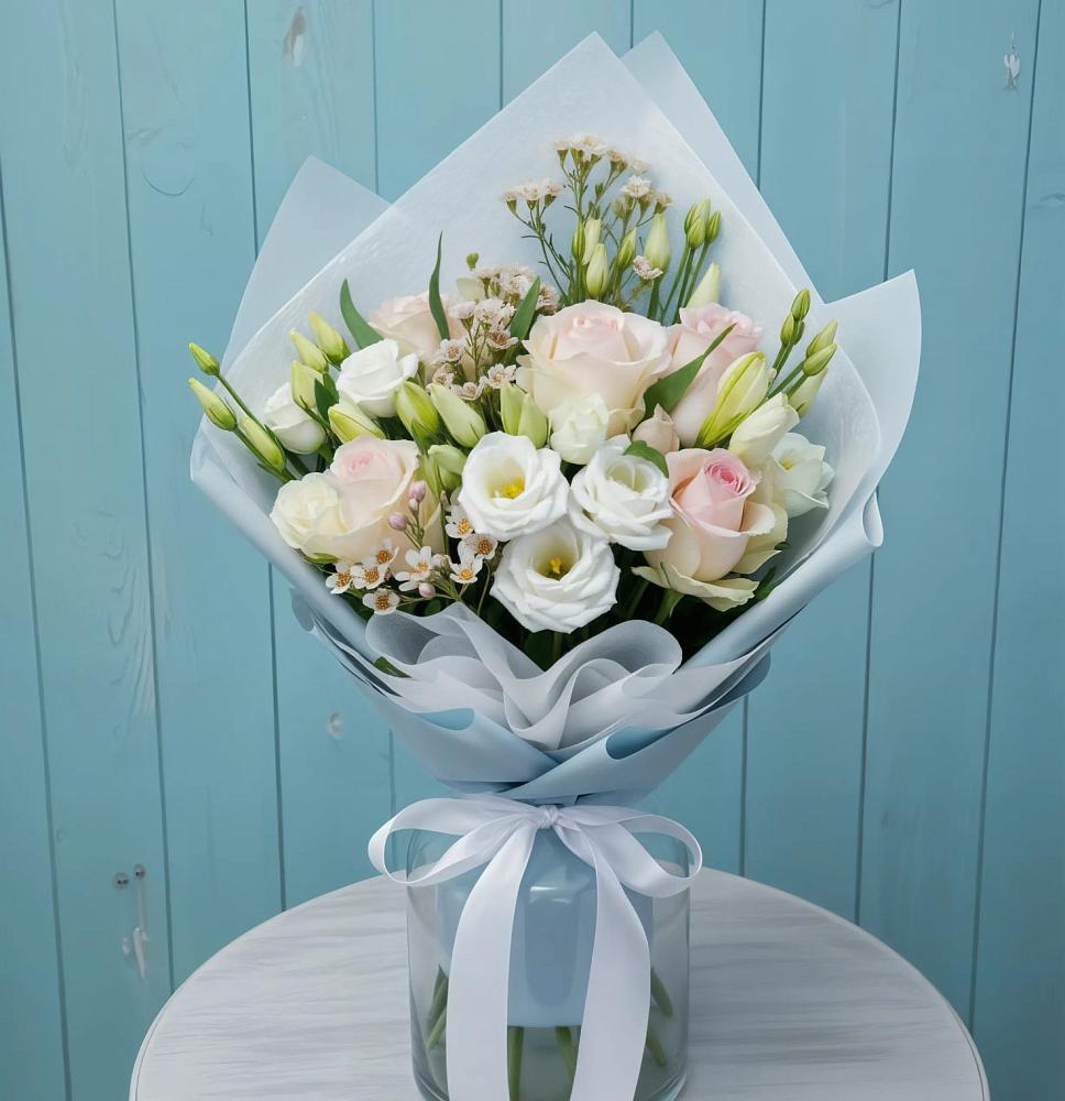 Букет цветов из: Розы и Лизиантусы в Симбухово