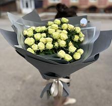 Букет Белые кустовые розы Солинеро в Симбухово