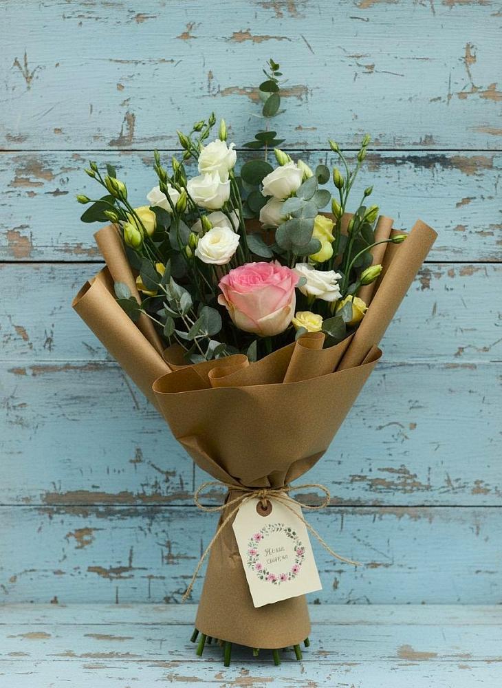 Букет цветов из: Розы и Лизиантусы в Симбухово