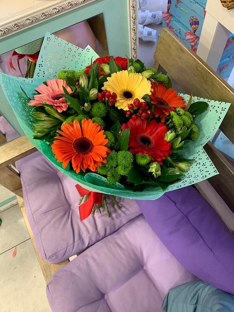 Букет цветов из: Герберы, Хризантемы и Альстромерии в Симбухово