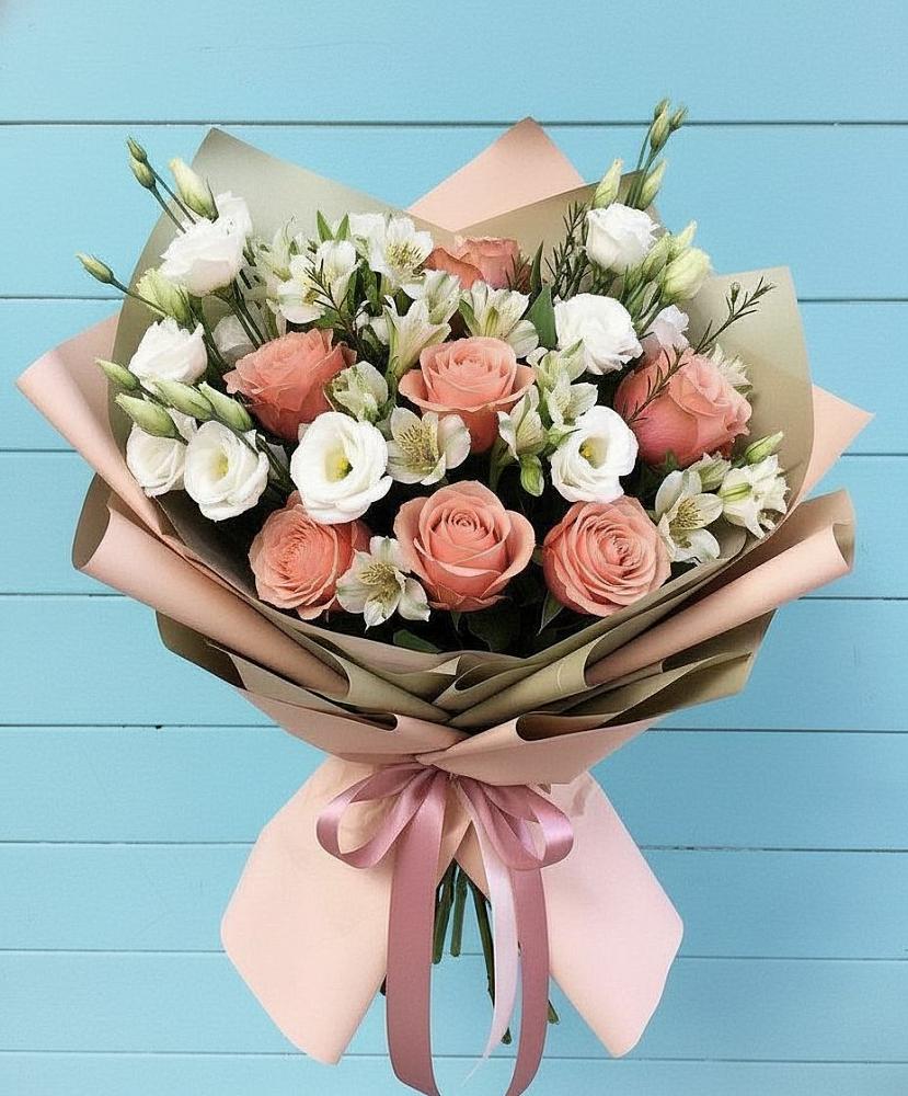 Букет цветов из: Розы, Альстромерии и Лизиантусы в Симбухово