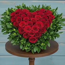 Цветочная композиция из Розы в виде сердца в Симбухово