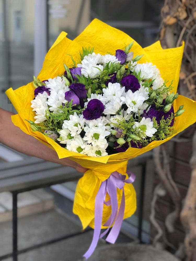 Букет цветов из: Ирисы, Хризантемы и Ромашки в Симбухово