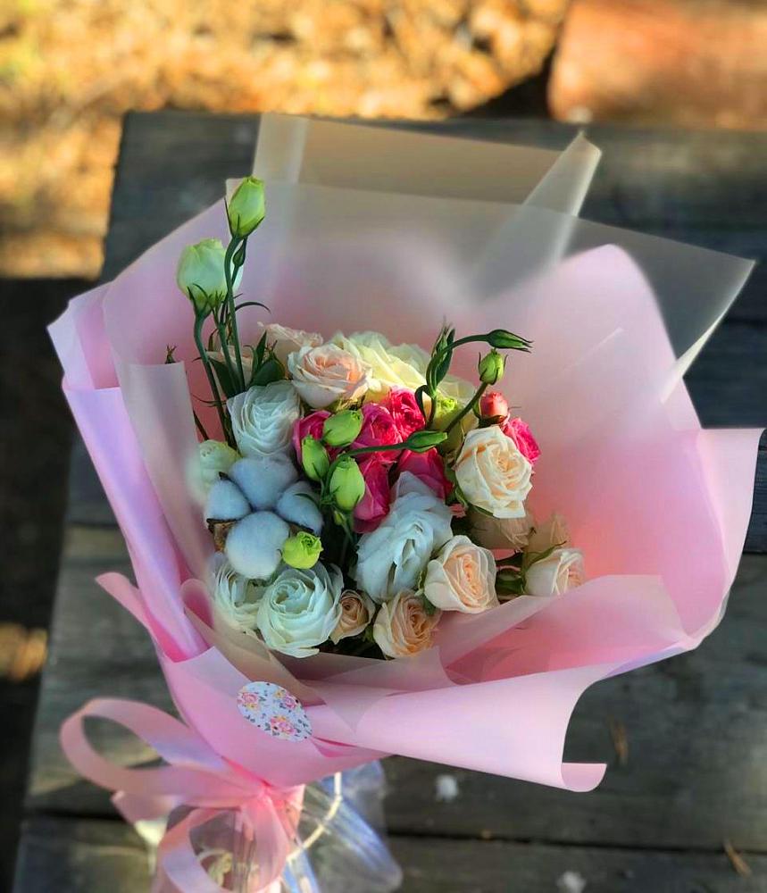 Букет цветов из: Розы и Лизиантусы в Симбухово