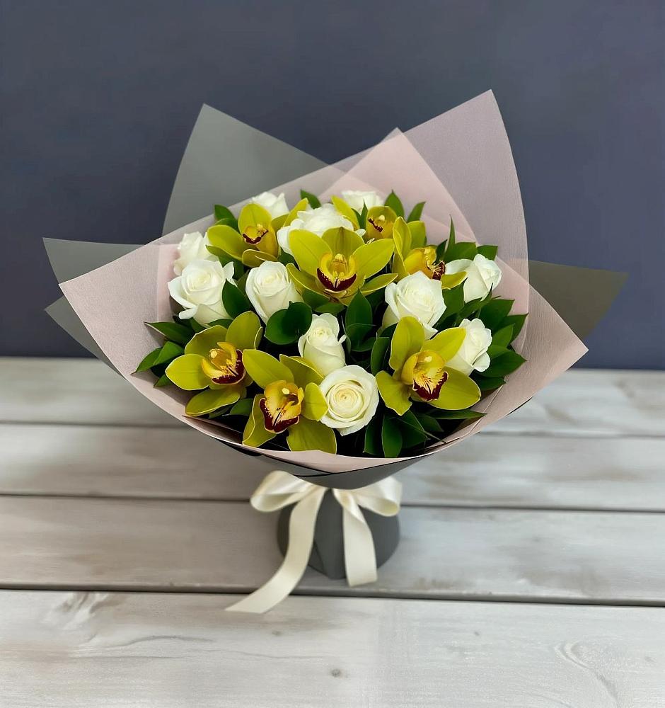 Букет цветов из: Орхидеи и Розы в Симбухово