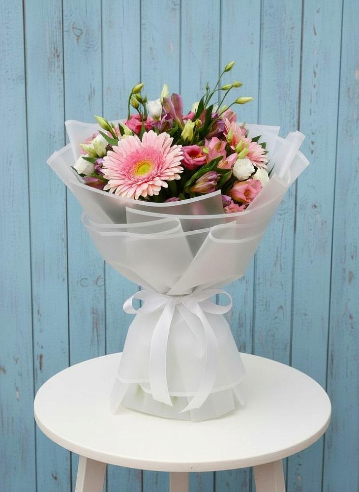 Букет цветов из: Герберы, Альстромерии и Лизиантусы в Симбухово