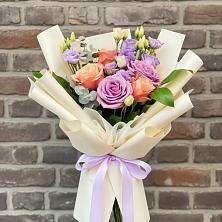 Букет цветов из:  Лизиантусы и Розы в Симбухово