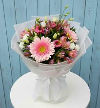 Букет цветов из:  Герберы, Альстромерии и Лизиантусы в Симбухово