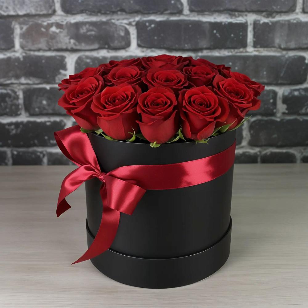 Цветочная композиция из Розы в шляпной коробке в Симбухово