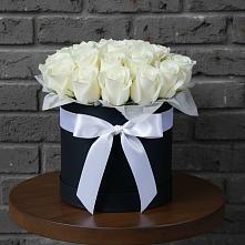 Цветочная композиция из Розы в шляпной коробке в Симбухово