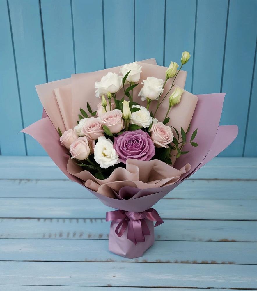 Букет цветов из: Розы и Лизиантусы в Симбухово